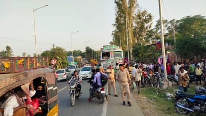 Truck entered the dhaba averted a major accident, two animals died