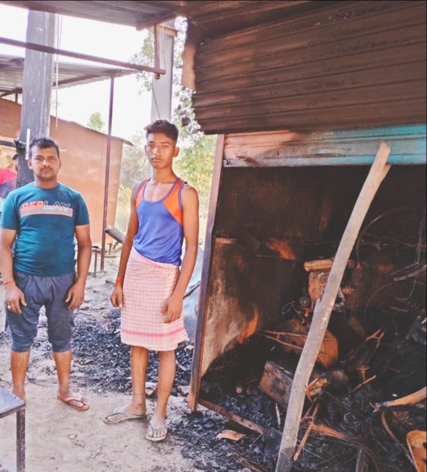 Three shops caught fire due to transformer fire, loss of lakhs