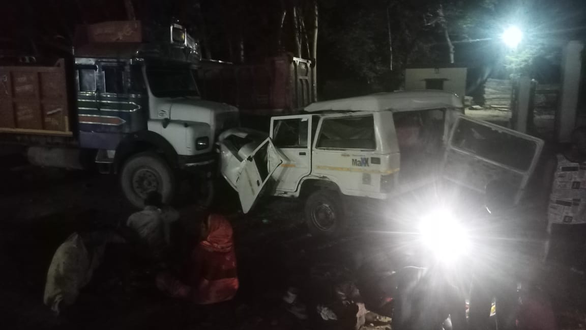 Accident on Purnagiri road, 11 passengers injured, two referred