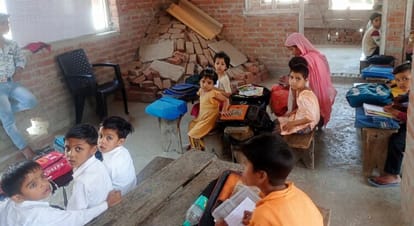 Budaun News: ग्रीष्मकालीन छुट्टियों में चलता मिला स्कूल, होगी कार्रवाई School found running during summer vacations, action will be taken