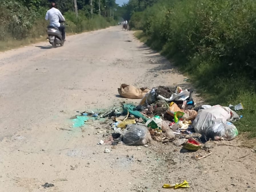 Bijnor-Fatehpur road: road lost in pits and litter