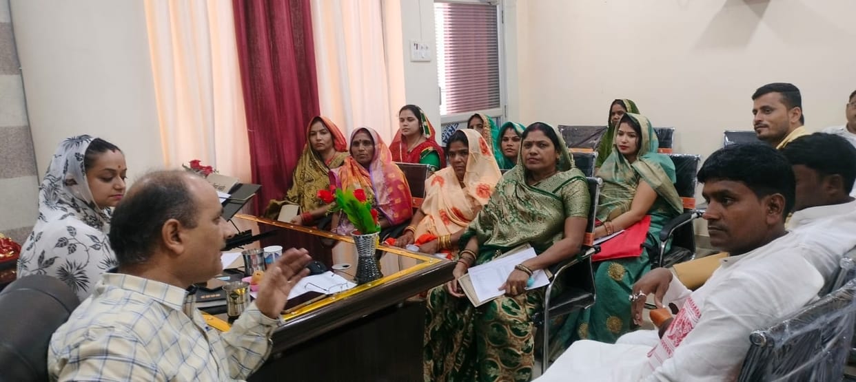 The first meeting of the municipality board took place amidst excitement