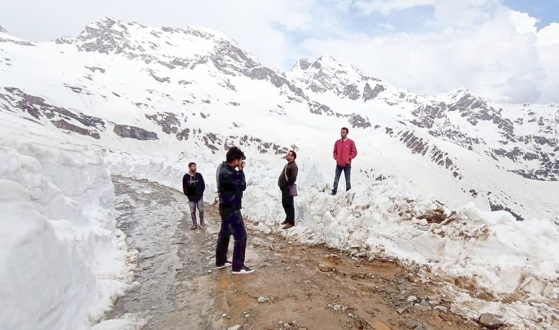 Tourists are unable to go beyond Satrundi