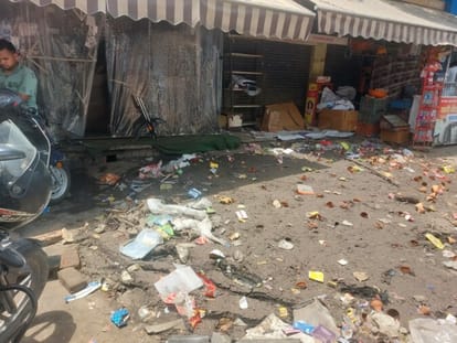 Shops are closed for three days due to filth