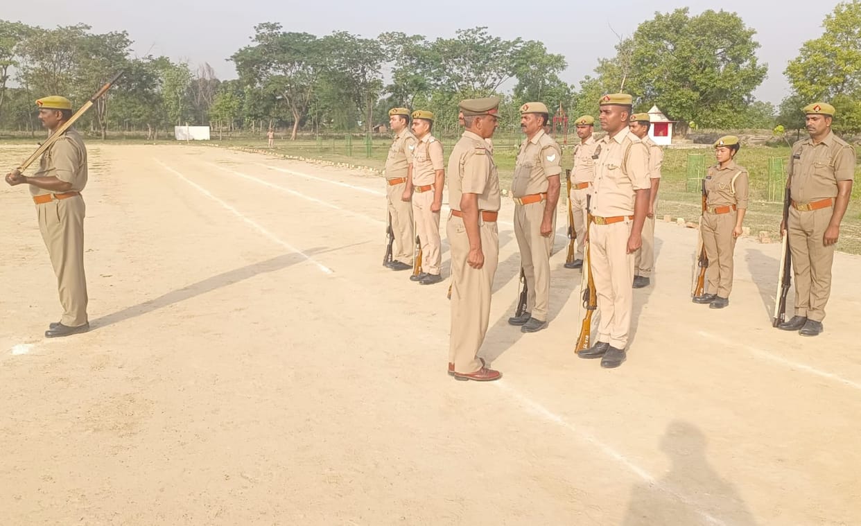 Policemen practiced to deal with odd situations