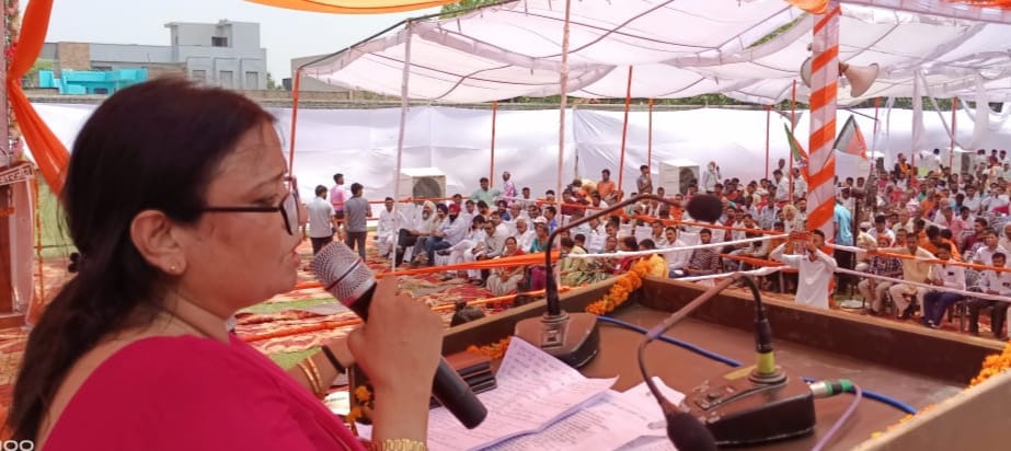 Linked every person to the schemes of the government: Rekha