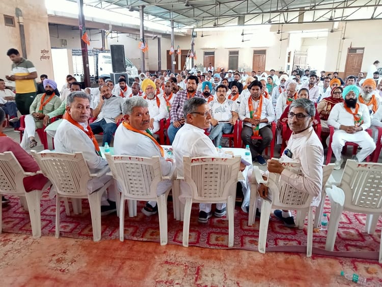 Education Minister Held A Meeting With The Workers In Raniyan, Said ...