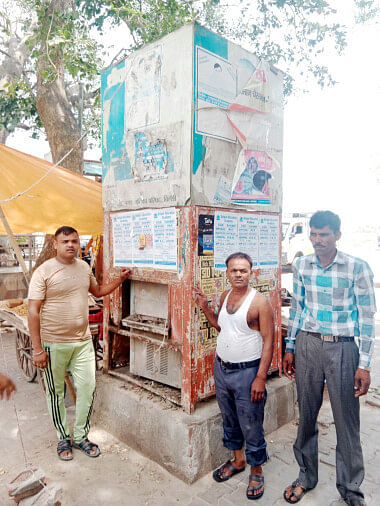 People wandering for water due to bad water