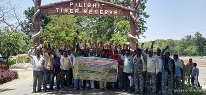 Demonstration of forest watchers demanding salary