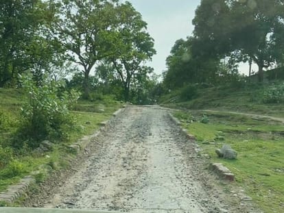 The dilapidated ramp of Sharda Dam is giving way to accidents