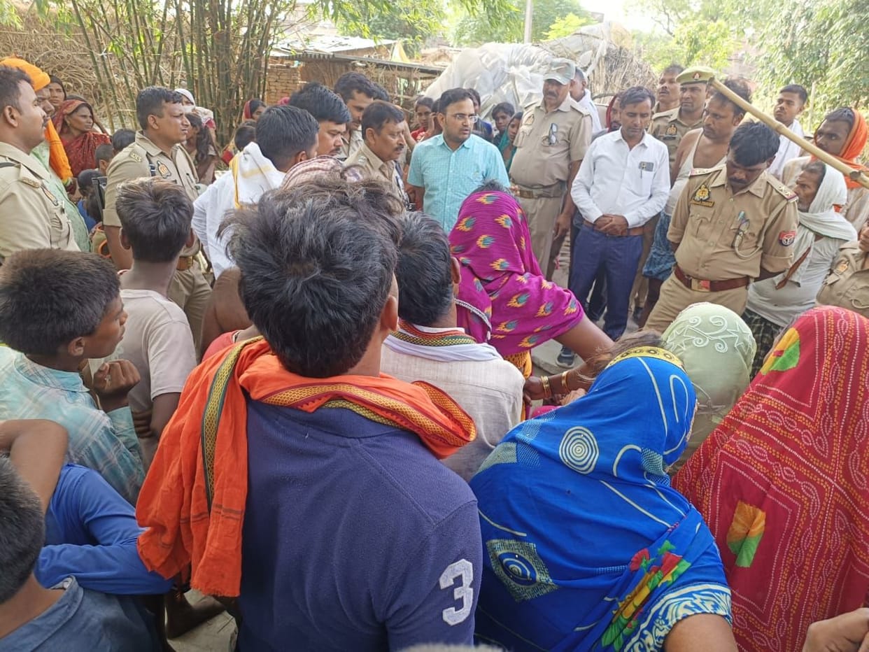 The relatives created ruckus by keeping the dead body of the youth at the door of the accused for 15 hours
