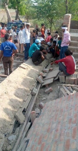 Woman dies after being buried under debris due to falling balcony, four injured