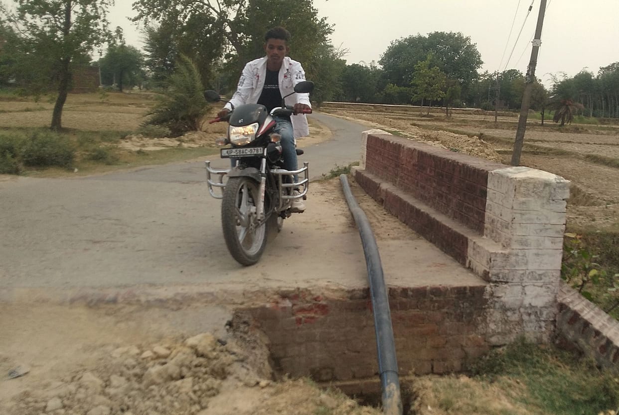 The contact road of the culvert was cut, fear of accident