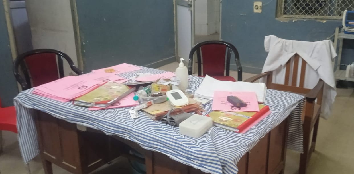 The youths who reached the medical college at midnight ransacked