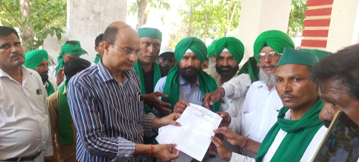 Bhakiyu workers roared at the collectorate