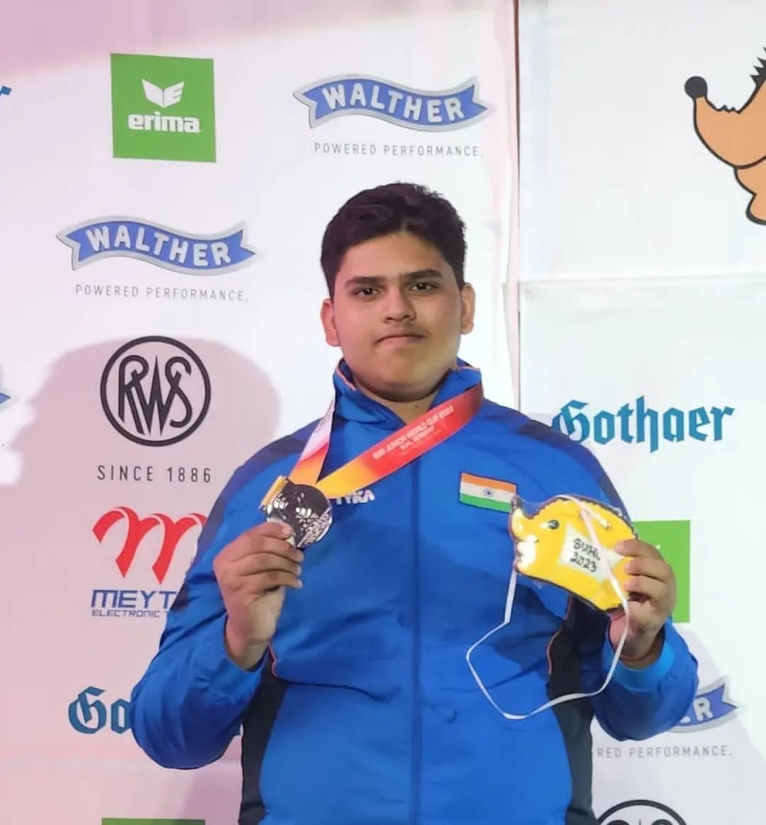 Chhaya Sameer won silver medal in shooting in Germany