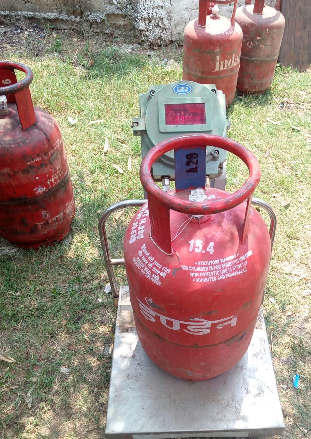 148 LPG cylinders found less than two kg of gas in Thal