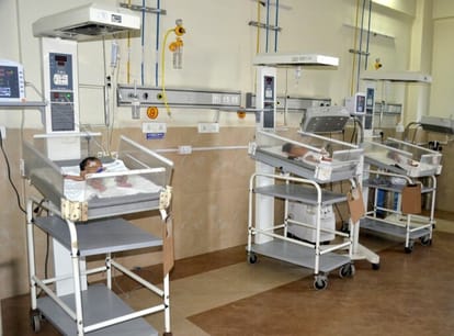 140 newborns arrived in the machine before the mother's lap