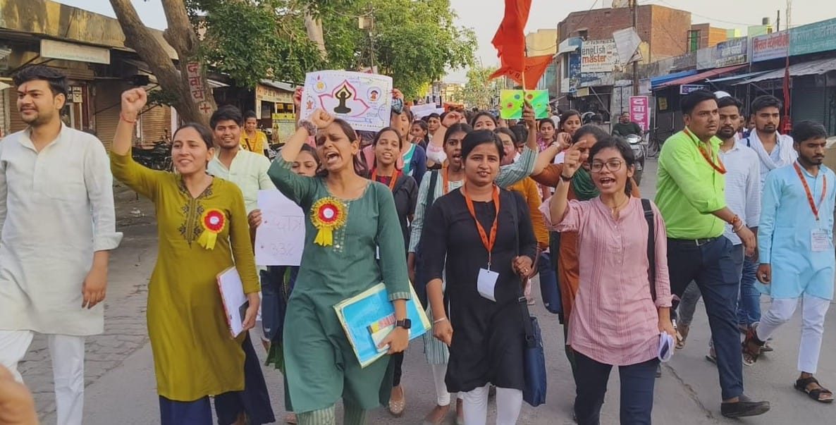 Learned the method of agitation and money collection, took out a rally