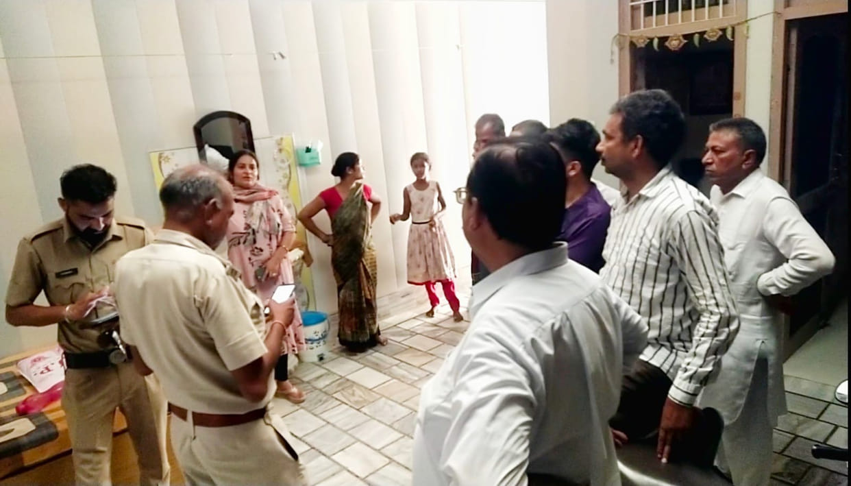 Lakhs stolen from locked house in ward number 10