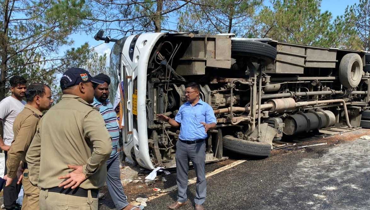 A turn saved the untoward incident... the bus was saved from rolling into the ditch