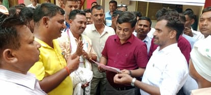 Demonstration of cleaning workers on seven point demands