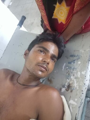 The youth of Sitapur, who was going to see the relationship for his sister, was shot