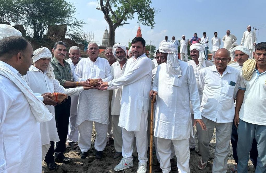 Now the condition of Baba Ratnawala pond of Ghuskani will improve, Gram Panchayat started the work