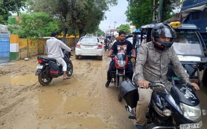 Mud only mud on dug roads, turned out to be difficult