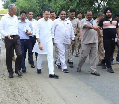 Complete the road construction in the stipulated time: Jitin Prasad
