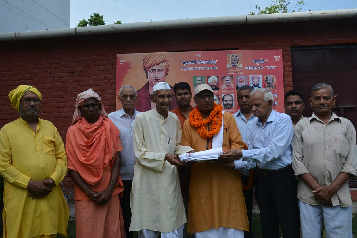 Hypocrisy increased in the country due to Pir and Mazars: Guru Dutt
