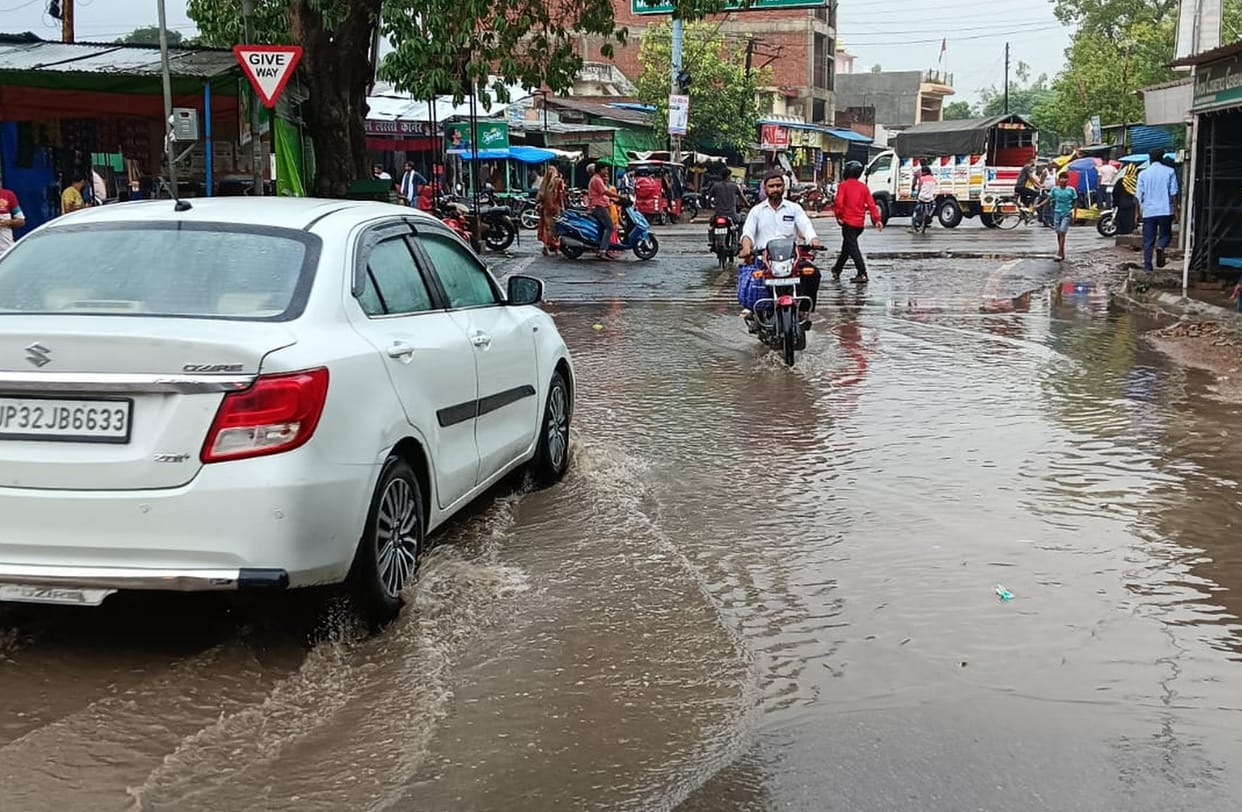 The rain exposed the cleaning of drains