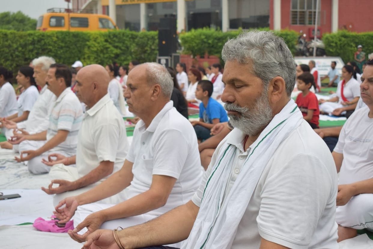 Doctors, social workers and leaders also did yoga