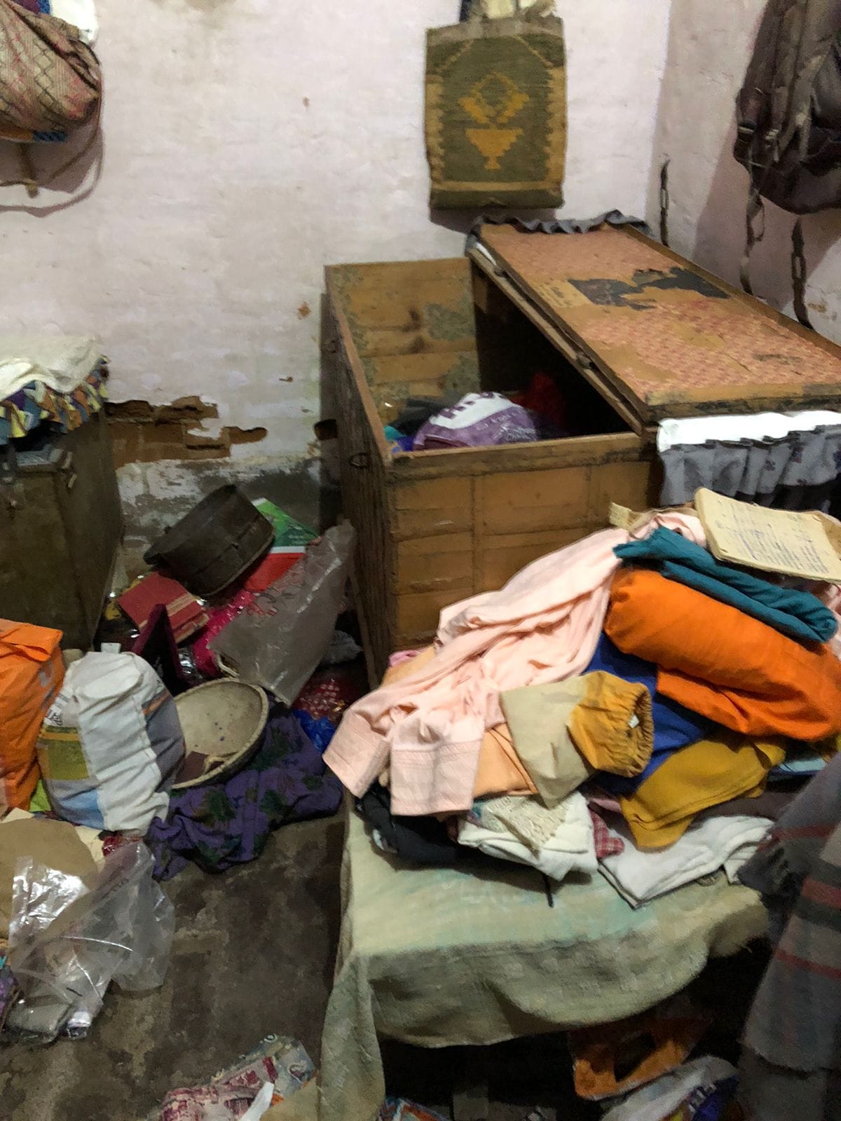 Gold, silver, 40 cartridges and license arms stolen from three houses in Sundawas in one night