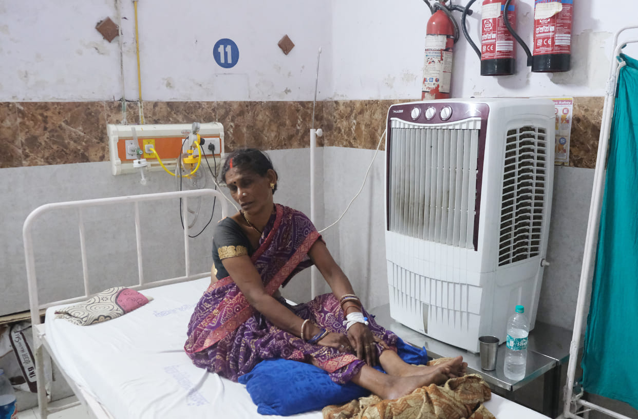 Patients admitted in various wards of district hospital will get some respite from the heat. 18 coolers have also been installed for the patients in the wards. AC has been arranged in emergency.