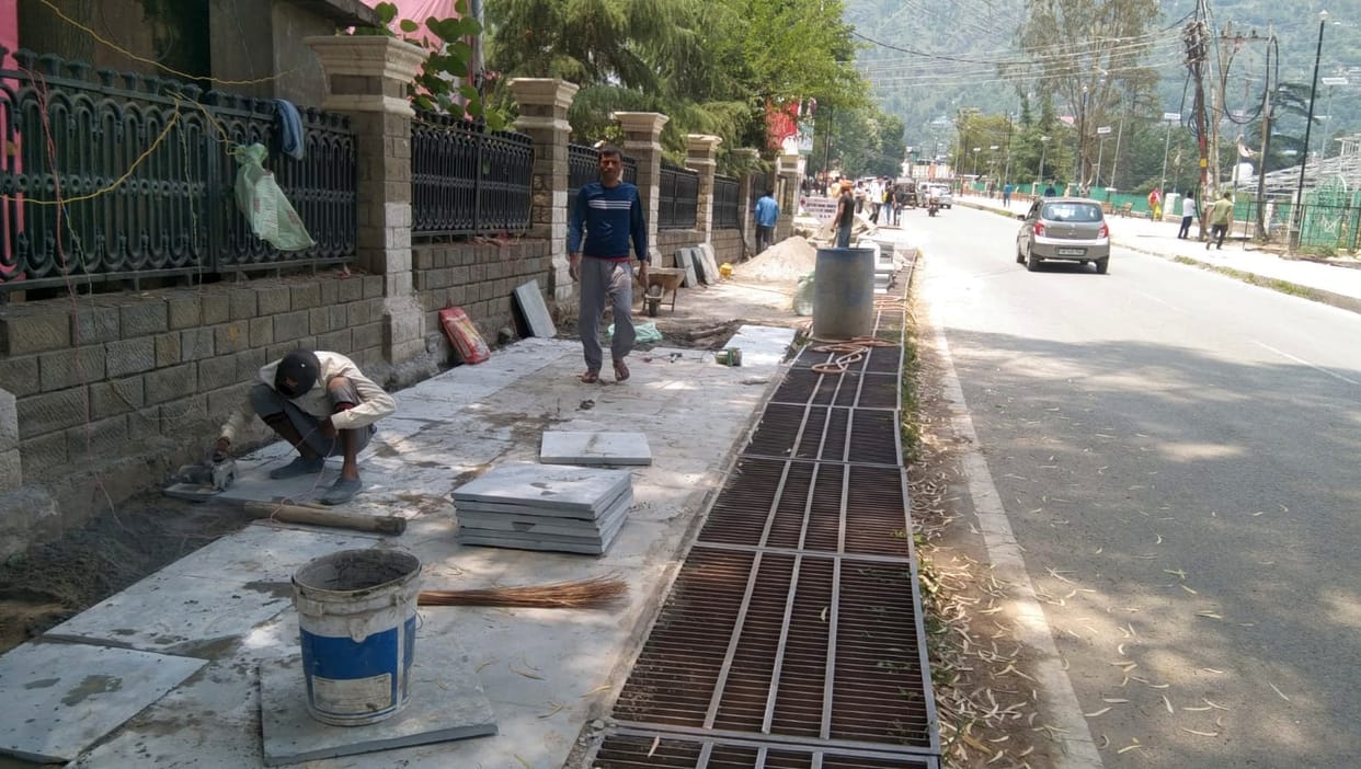 Malroad work resumed in Dhalpur