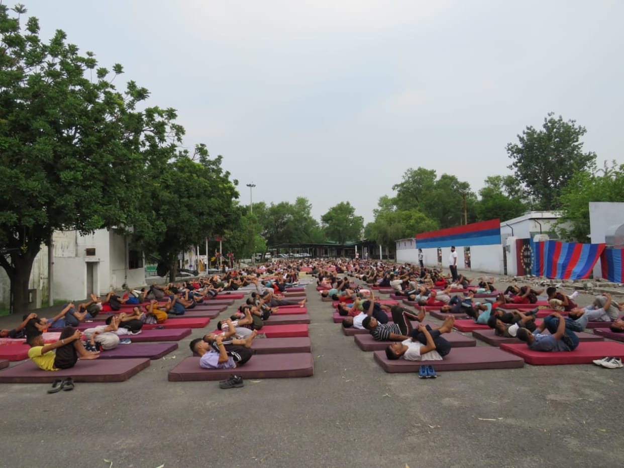 Jammu Kashmir: Yoga done for healthy body enthusiasm shown in children to elders