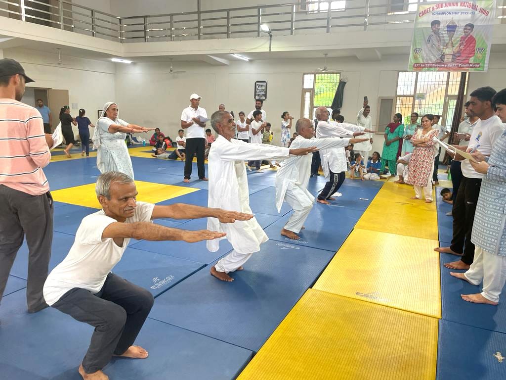 15 participants of the district will do yoga at the state level