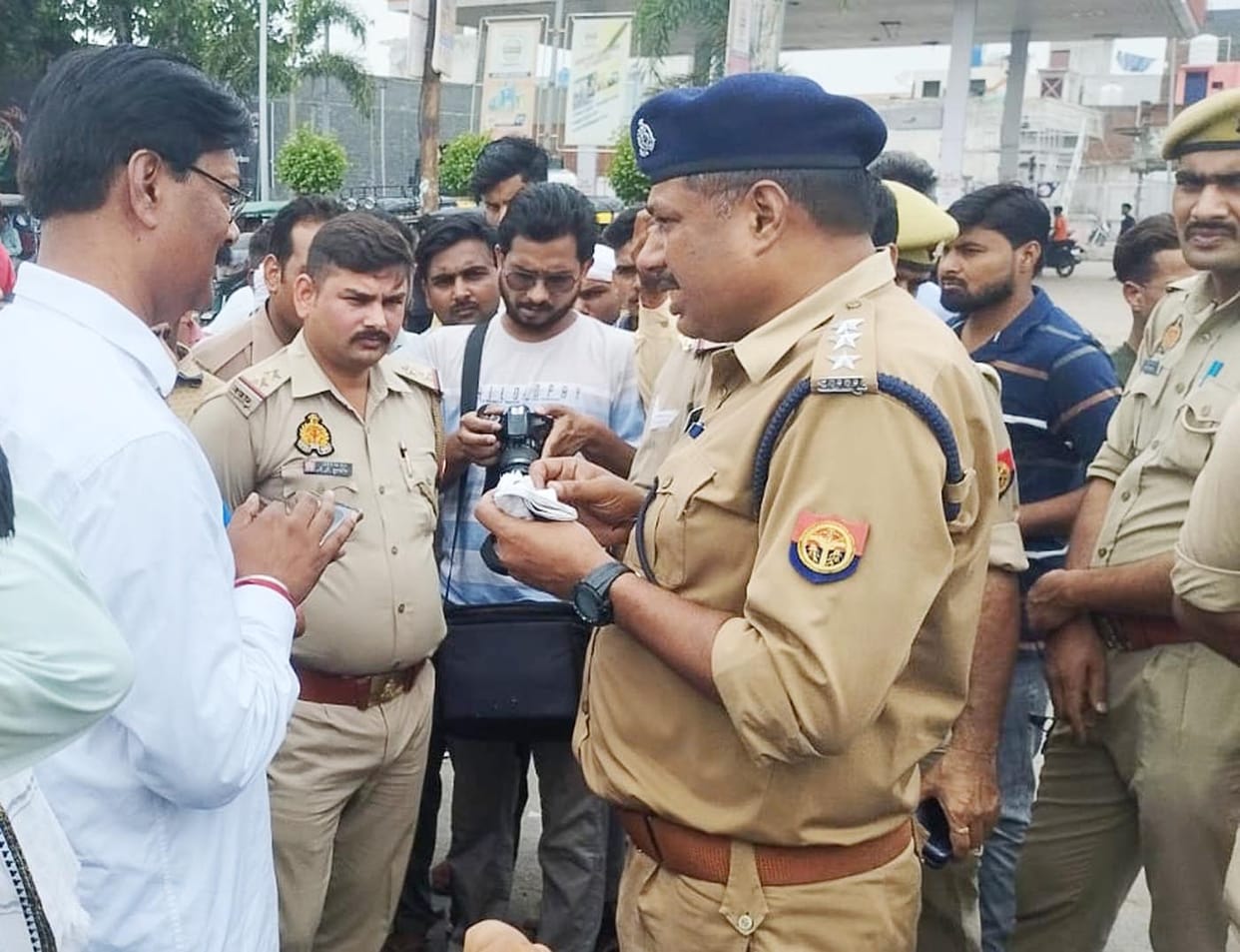 Kshatriya-Maurya Samaj face to face regarding installation of statue on the Chowk