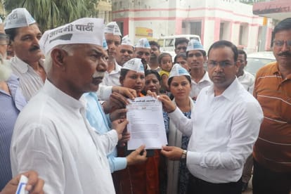 AAP's protest against power cut