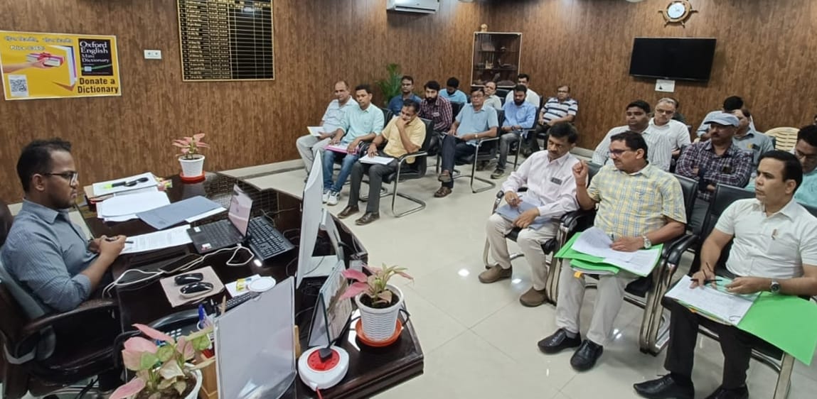 Distribution of fertilizers should be according to the demand of the farmers on the committees