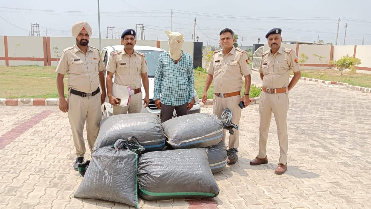 118 kg garbage doda poppy recovered from the car, a smuggler arrested