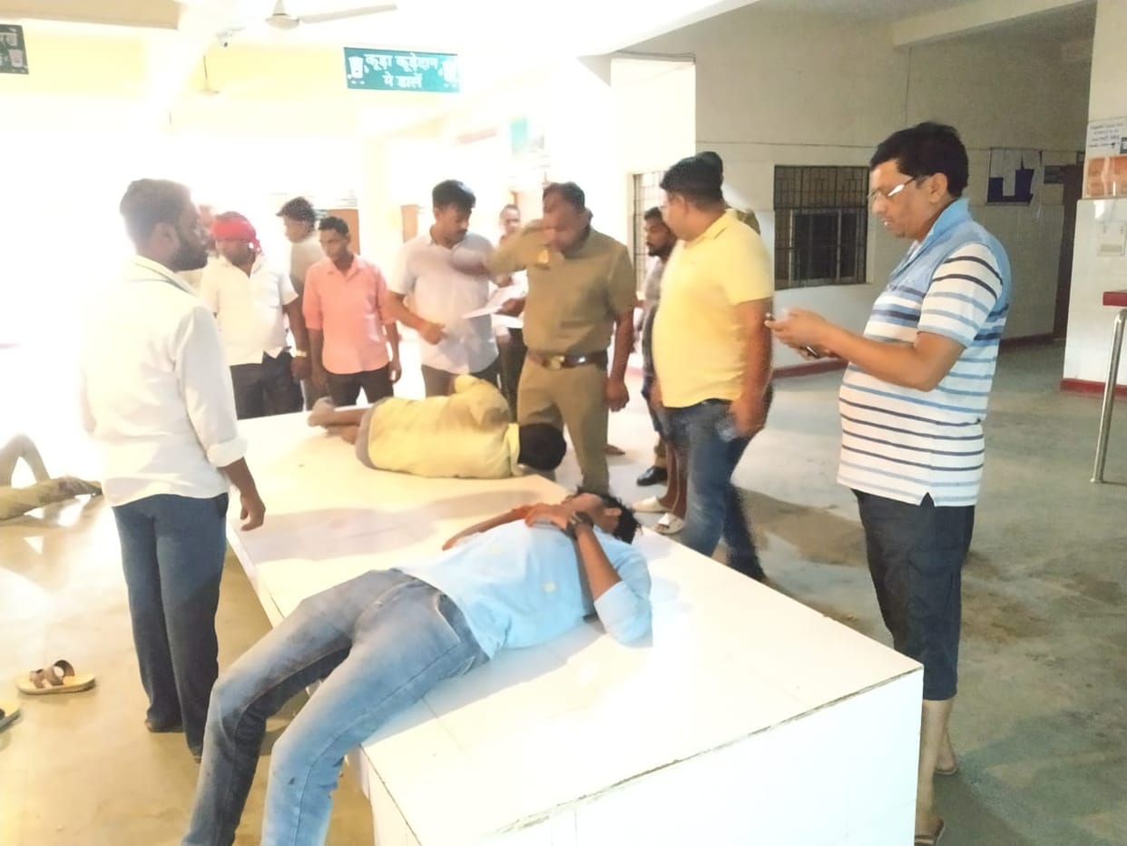 Pickup carrying laborers overturned, two died