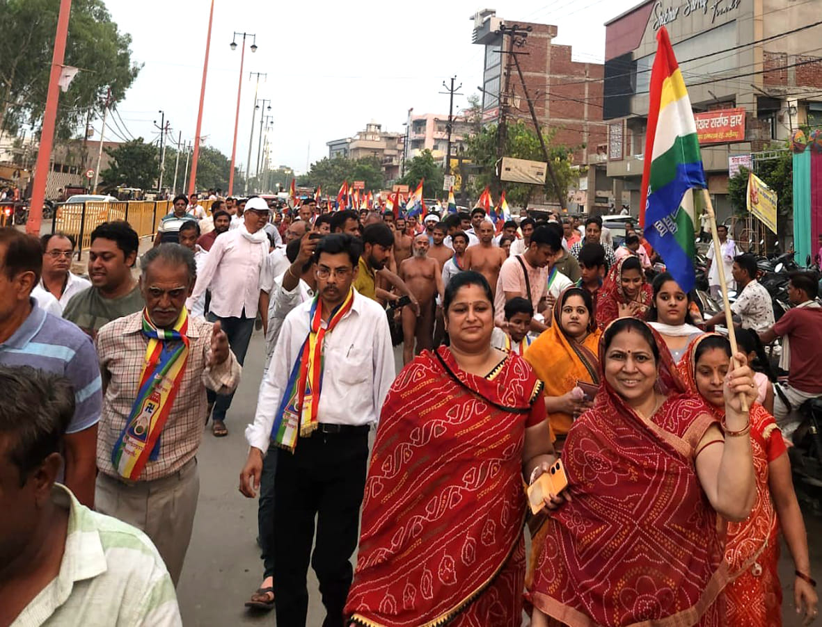 Grand welcome on the auspicious entry of Charya Shiromani Jain and Acharya Vishuddha Sagar