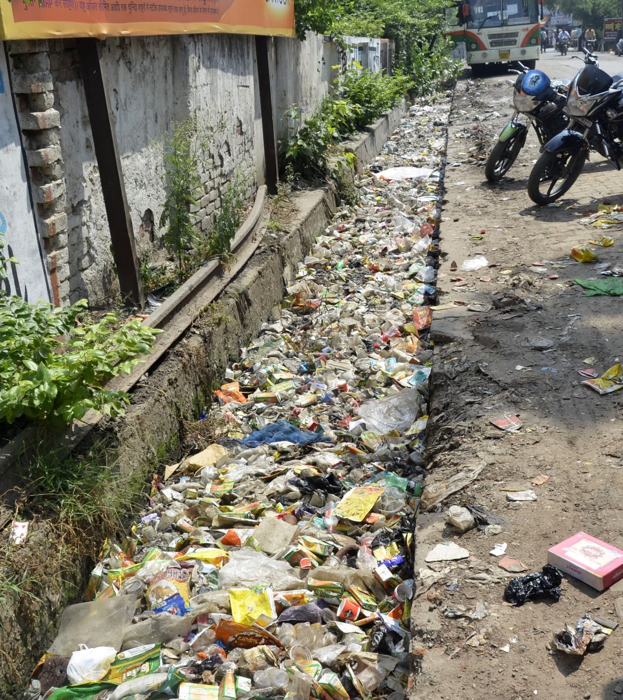 There is no sweeping of drains, this time also bear the waterlogging