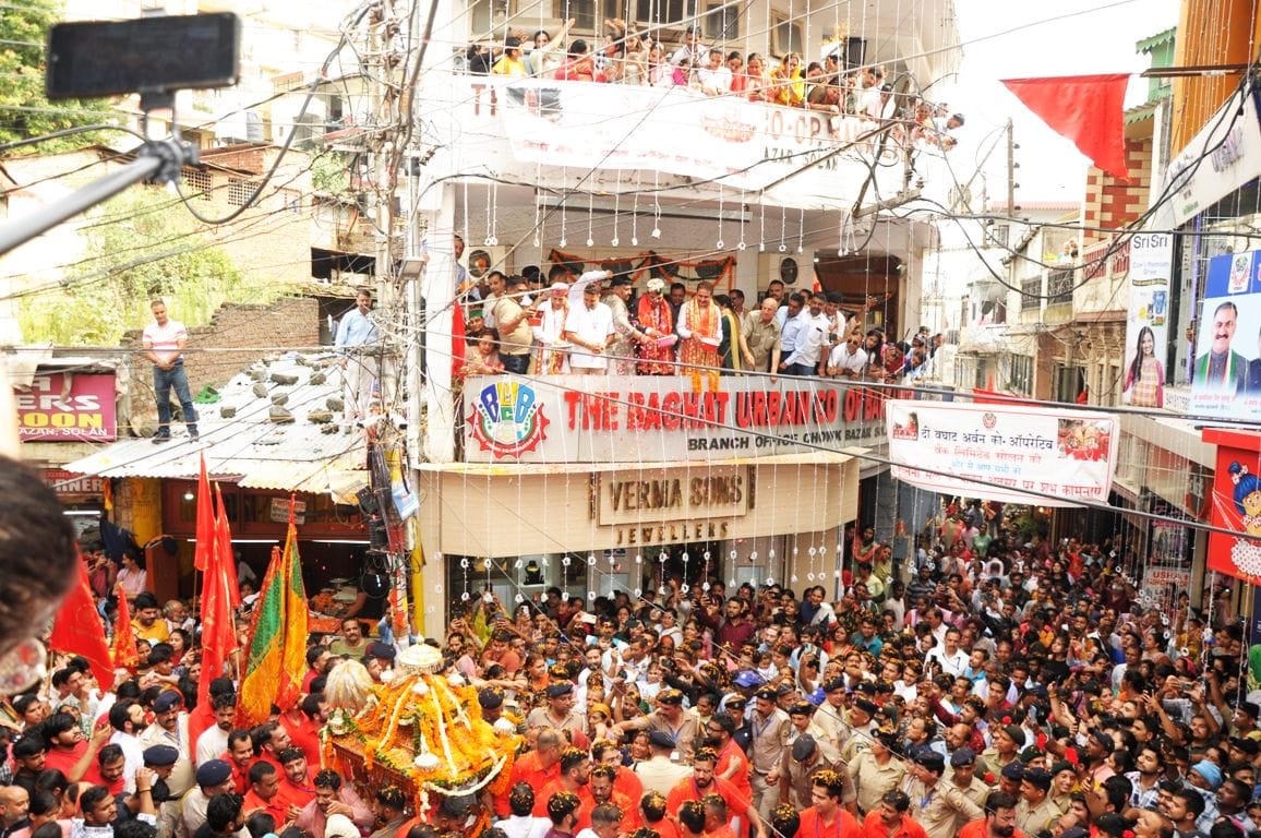 With the procession of Mother Shoolini

State level Maa Shoolini fair started