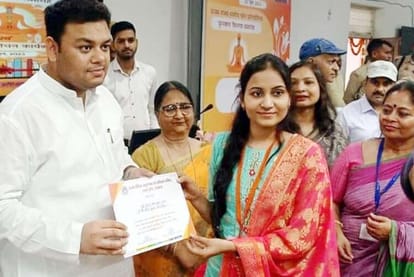 Minister of State honored the teacher of Puwayan