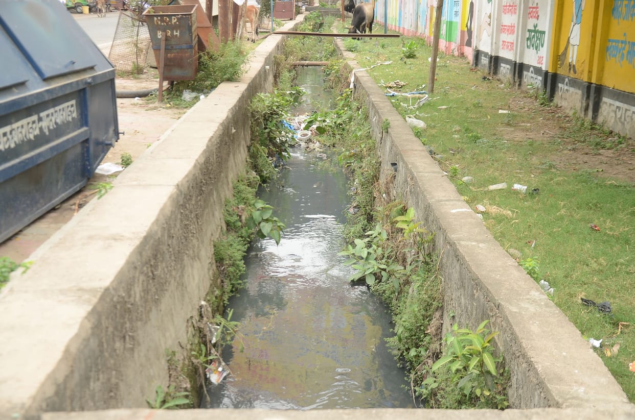 Mixing of one crore in the name of drain cleaning in the city