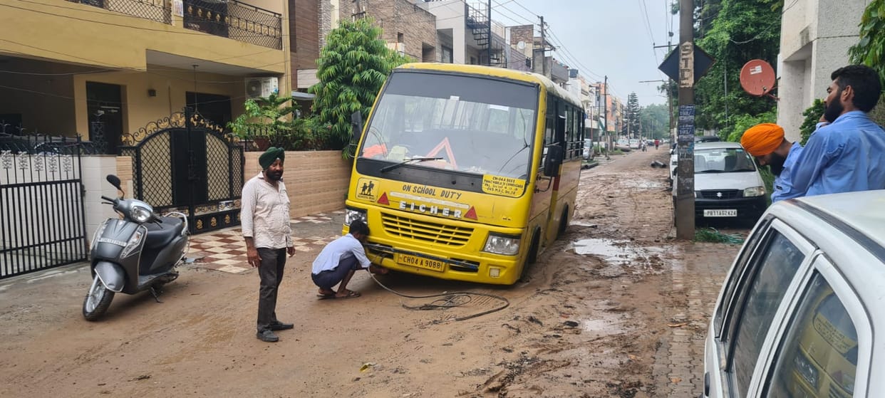 Roads of Modern Complex sunk again, vehicles stranded
