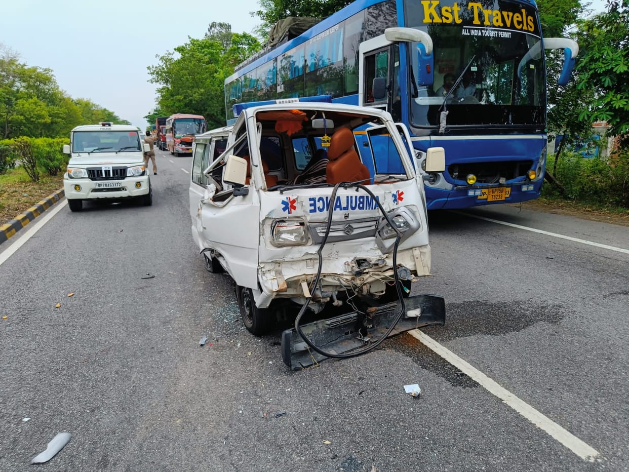 Ambulance dead body from Rajasthan to Kushinagar accident